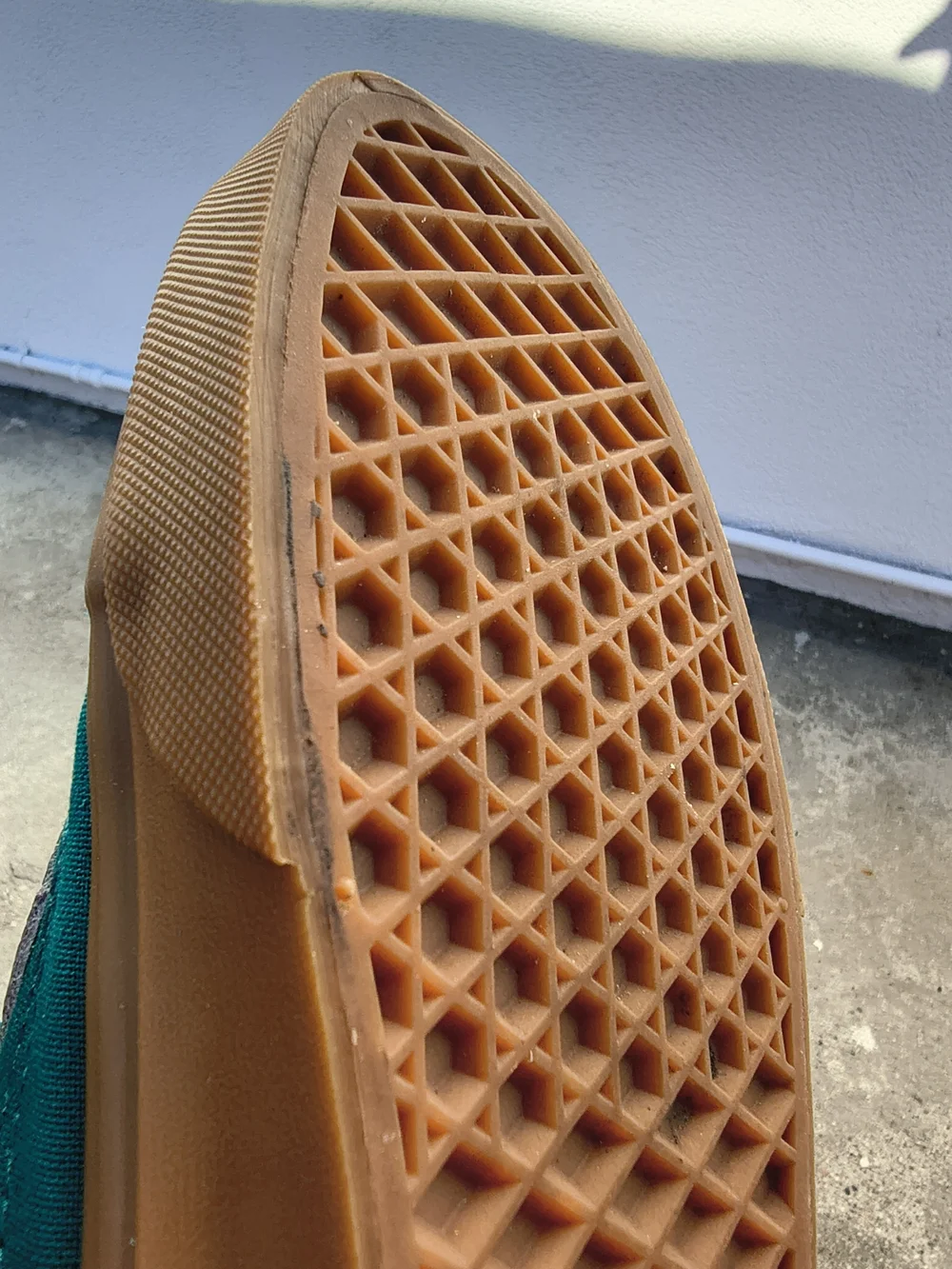 Vans Teal Low-Top Sneakers with White Stripe and Gum Sole. Men's Size 8.5
